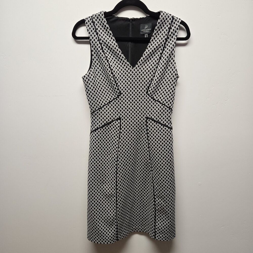 Adrianna Papell Sleeveless Dress Size 4 A-Line Sheath Black White Career Classic